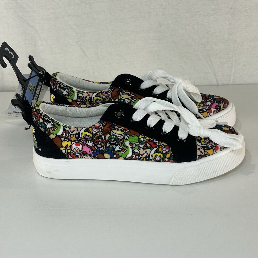 Nintendo Super Mario Graphic Canvas Lace-Up Sneaker Shoes Unisex Youth Size 3